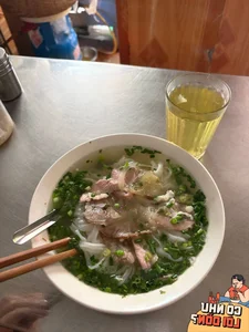 Hanoi Pho Stall Serves Delicious Bowls for Just 23,000 VND - image 2