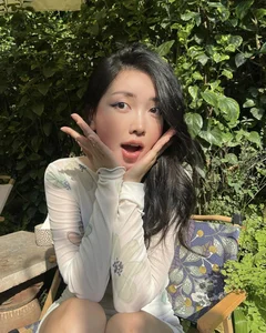 Stunning Beauty of Mai Ha Trang Wife of Forward Ha Duc Chinh - image 3