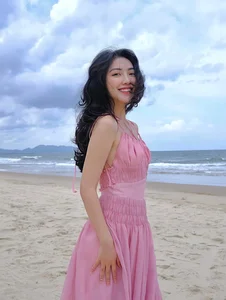 Stunning Beauty of Mai Ha Trang Wife of Forward Ha Duc Chinh - image 5