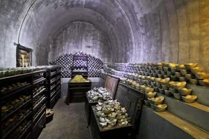 How Heshen Became the Richest Man in the World: Wealth Secrets Exposed - image 1
