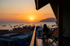 Luyen’s Home in Phu Yen: A Harmonious Blend of Modern Vacation Living and Traditional Vietnamese Architecture - image 11