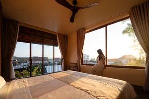 Luyen’s Home in Phu Yen: A Harmonious Blend of Modern Vacation Living and Traditional Vietnamese Architecture - image 2