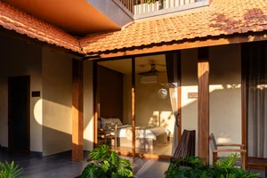 Luyen’s Home in Phu Yen: A Harmonious Blend of Modern Vacation Living and Traditional Vietnamese Architecture - image 3