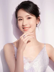 Actress Tran Do Linh Stuns in School Uniform at Recent Event - image 4