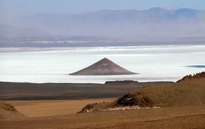UFO Hotspots: The Most Visited Alien Destinations on Earth - image 1