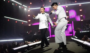 NSND Tu Long Performs Modern Pop Hit in Traditional Style - image 14