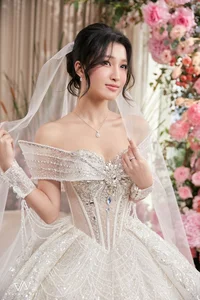 Phuong Nhi’s Engagement and Phuong Oanh’s Sweet Message to Husband - image 5