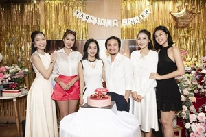 Le Hoang Phuong Gifts 'Half a Kilo of Gold' to Vietnamese Beauty Queen Boss Pham Kim Dung on Her Birthday - image 5