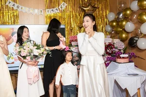 Le Hoang Phuong Gifts 'Half a Kilo of Gold' to Vietnamese Beauty Queen Boss Pham Kim Dung on Her Birthday - image 3