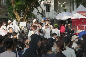 Public Excitement: Long Queues for the National Concert Tickets - image 6