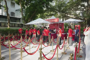 Public Excitement: Long Queues for the National Concert Tickets - image 2