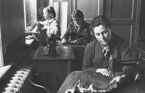 Daily Life in the Soviet Union During WWII: A Glimpse into Wartime Resilience - image 0