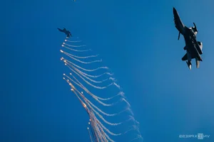 Highlights of Vietnam's 50th National Reunification Military Parade - image 2