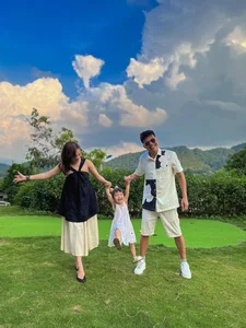 Meet Ngoc Ha: The Talented Dancer and Supportive Wife of Comedian Trung Ruoi - image 0