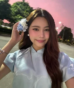 Hạt Dẻ Goes Viral: The 'Falling for You' Trend Takes the Internet by Storm - image 0