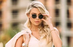 Ukrainian Beauty Captivates Audiences: A Look at the Stunning Star - image 2