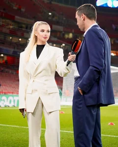 Ukrainian Beauty Captivates Audiences: A Look at the Stunning Star - image 5