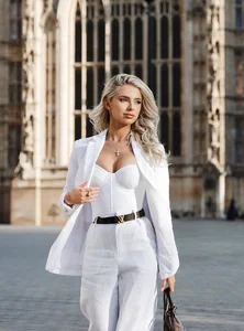 Ukrainian Beauty Captivates Audiences: A Look at the Stunning Star - image 0