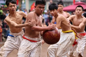 Discover the Martial Spirit of the Thuy Linh Ball-Wrestling Festival: A Vibrant Vietnamese Cultural Tradition - image 4