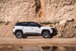 Jeep Compass EV: 375 HP Off-Road Power with Rapid Charging - image 9