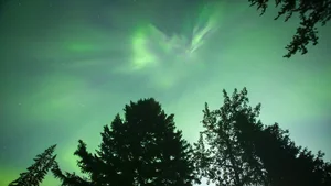 Solar Storms Trigger Spectacular Northern Lights Displays Across Northern Hemisphere - image 8