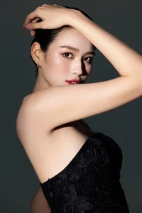 Bold Fashion Choices: Miss Vietnam Do Thi Ha Stuns in Braless Vest and Embraces Tycoon Ambitions - image 3