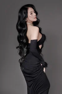 Tran Thi Duyen Flaunts Stunning Figure in Bold Cut-Out Dress - image 2