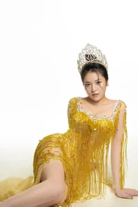 Tran Thi Duyen Flaunts Stunning Figure in Bold Cut-Out Dress - image 3