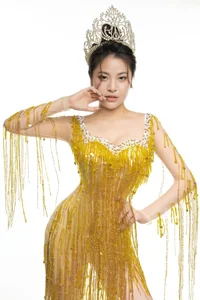 Tran Thi Duyen Flaunts Stunning Figure in Bold Cut-Out Dress - image 1