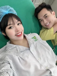Tang Thanh Ha Reveals Daughter for First Time; Lo Lem Spotted at Incheon Airport - image 5