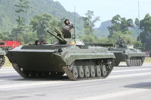 Vietnam Showcases Advanced Domestic Missiles and UAVs at A80 Military Rehearsal - image 35