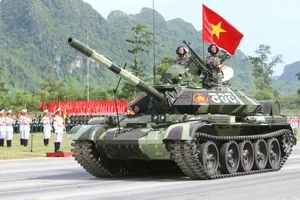 Vietnam Showcases Advanced Domestic Missiles and UAVs at A80 Military Rehearsal - image 22