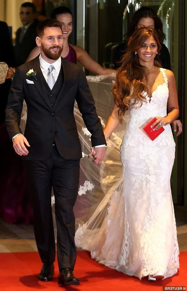 Antonela Roccuzzo Stuns US Fans: Messi's Wife Praised as Timeless Beauty