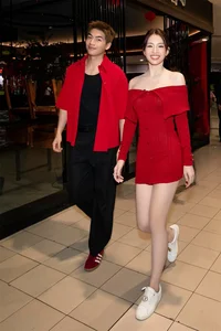 Quoc Anh and Tieu Vy Showcase Matching Fashion Styles - image 8