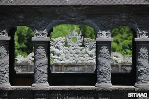 Exploring the Magnificent Architecture of Khai Dinh Tomb in Hue - A Masterpiece of Vietnamese History - image 6