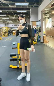 Vietnamese U45 Supermodel Amazes Fans with Ageless Physique and Toned Abs - image 12