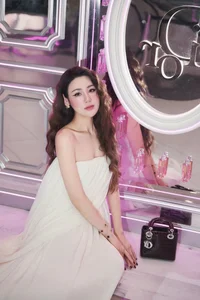 Vietnamese Celeb News: Kinh Quoc Addresses Rumors and Ha Anh’s Mother Vacation Scam - image 33