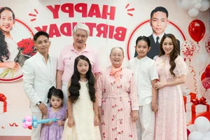 Vietnamese Celeb News: Kinh Quoc Addresses Rumors and Ha Anh’s Mother Vacation Scam - image 16