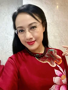 Vietnamese Celeb News: Kinh Quoc Addresses Rumors and Ha Anh’s Mother Vacation Scam - image 17