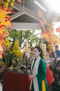 Vietnamese Celeb News: Kinh Quoc Addresses Rumors and Ha Anh’s Mother Vacation Scam - image 43