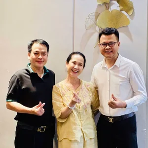 Vietnamese Celeb News: Kinh Quoc Addresses Rumors and Ha Anh’s Mother Vacation Scam - image 11