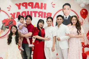Vietnamese Celeb News: Kinh Quoc Addresses Rumors and Ha Anh’s Mother Vacation Scam - image 25