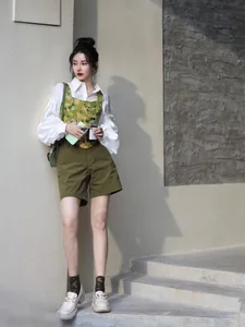 3 Unflattering Shirt Styles Fashionable Women Should Avoid to Look Slimmer - image 0