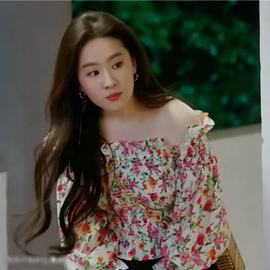 3 Unflattering Shirt Styles Fashionable Women Should Avoid to Look Slimmer - image 5