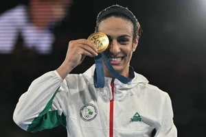 Iconic Moments from Paris 2024: A Celebration of Athletic Excellence and Olympic Spirit - image 2