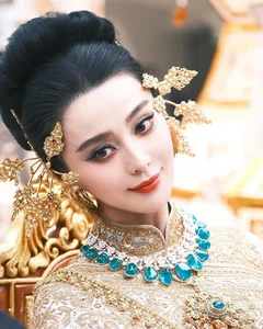 Fan Bingbing Captivates Thailand with Her Timeless Beauty and Iconic Red Carpet Style - image 9