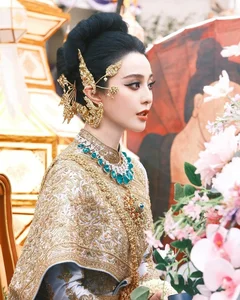 Fan Bingbing Captivates Thailand with Her Timeless Beauty and Iconic Red Carpet Style - image 1