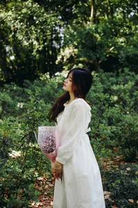 YiTuYu Art Language Vol.9812: Exploring the Aesthetic Beauty of Dong Dong (38P) - image 1