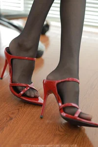 IESS Gallery: Tuan Tuan in Long Legs Collection - image 37