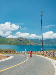 Exploring the Breathtaking 7km Coastal Road That Makes Travelers Fall in Love with Con Dao - image 7